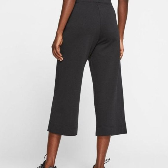 Nike L Women's Sportswear Jersey Capris - Picture 3 of 5